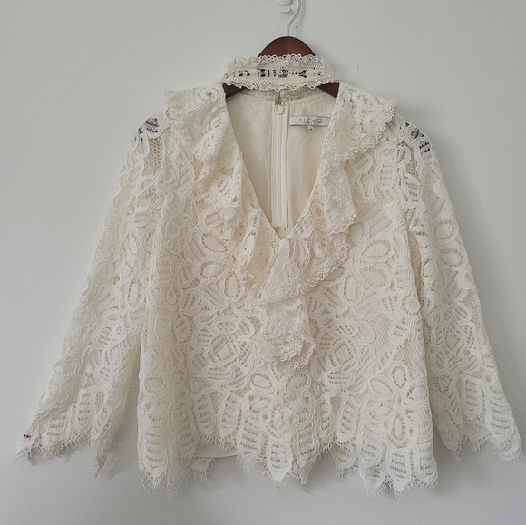 Alexis Waverly Lace Blouse Long Sleeve in Ivory Size Medium - Picture 2 of 16